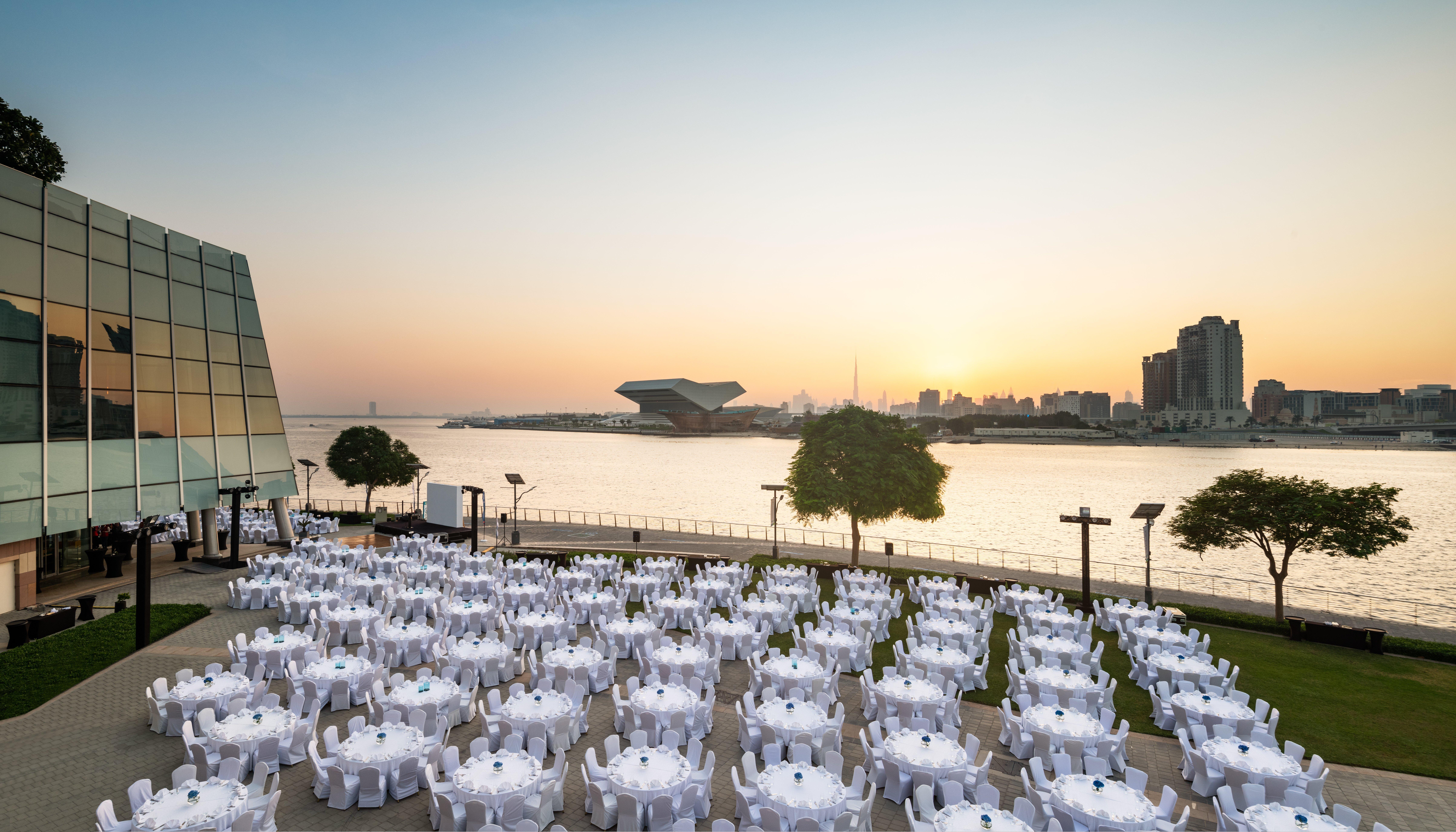 Intercontinental Dubai Festival City By Ihg Екстериор снимка The 2011 World Conference Center