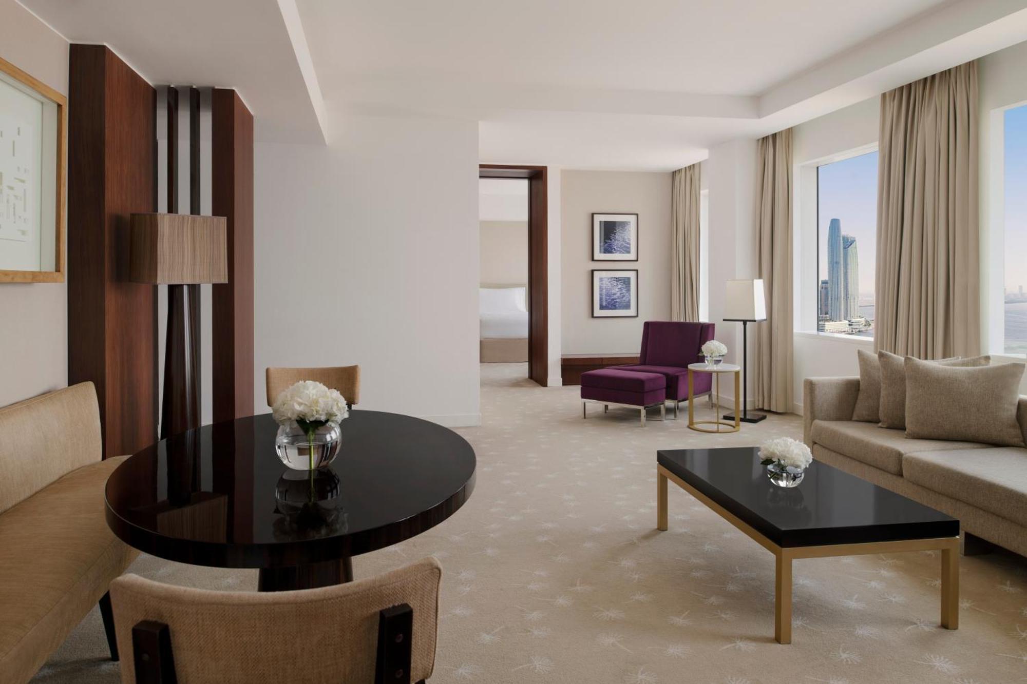 Intercontinental Dubai Festival City By Ihg Екстериор снимка A suite at the Jumeirah Emirates Towers Hotel