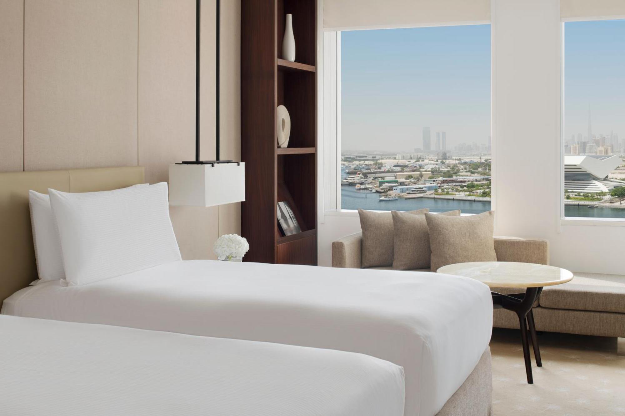 Intercontinental Dubai Festival City By Ihg Екстериор снимка A guest room at the hotel