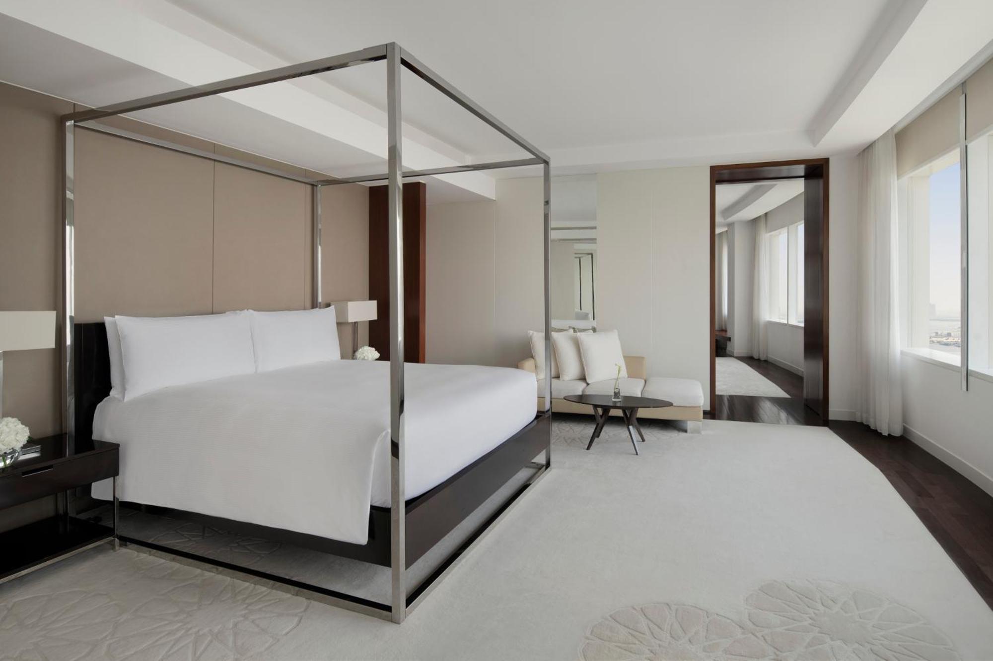 Intercontinental Dubai Festival City By Ihg Екстериор снимка A bedroom at The Ritz-Carlton, Boston