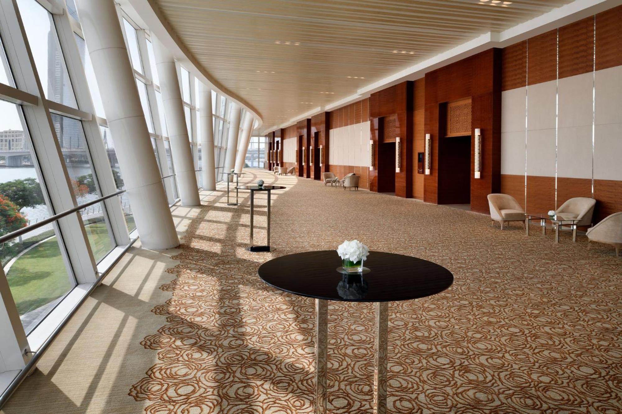 Intercontinental Dubai Festival City By Ihg Екстериор снимка The interior of the hotel